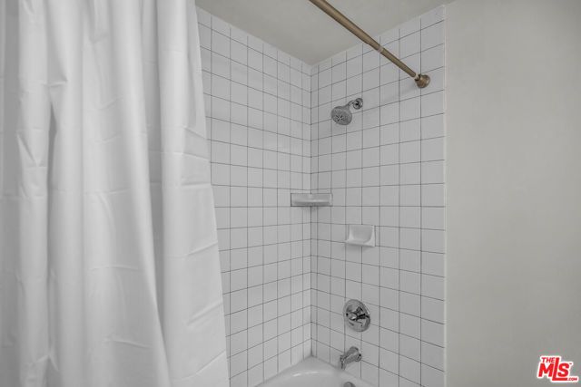 4076 Tropico Way, Los Angeles, CA 90065