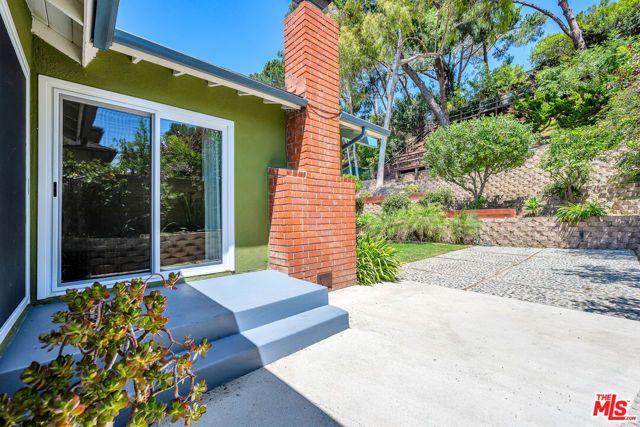 4076 Tropico Way, Los Angeles, CA 90065
