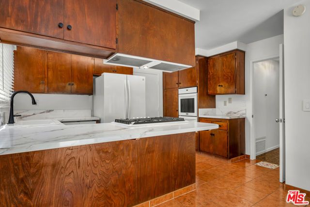4076 Tropico Way, Los Angeles, CA 90065