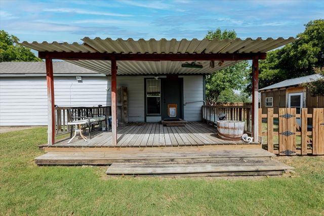 308 Hallvale Drive, White Settlement, TX 76108