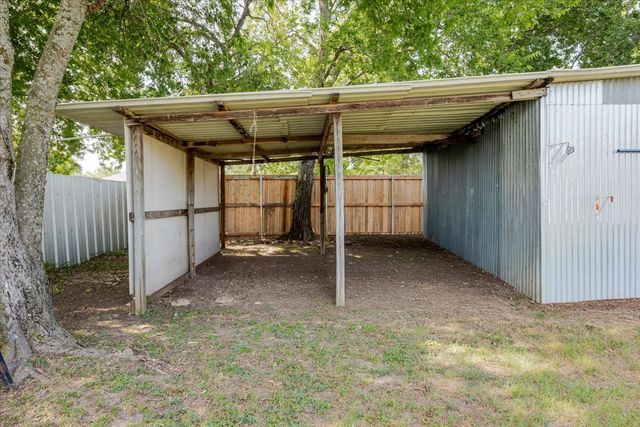 308 Hallvale Drive, White Settlement, TX 76108
