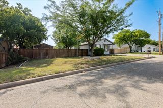 308 Hallvale Drive, White Settlement, TX 76108