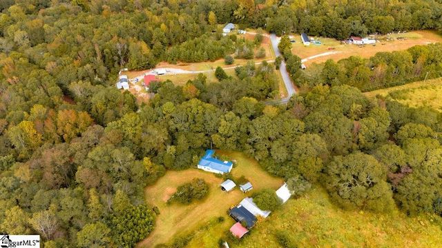 100 Erwin Circle, Starr, SC 29684