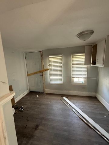 1634 N Rogers Avenue, Springfield, MO 65803