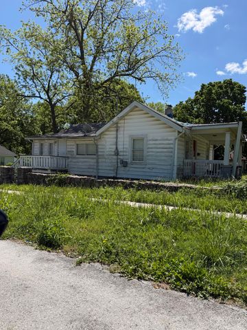 1634 N Rogers Avenue, Springfield, MO 65803