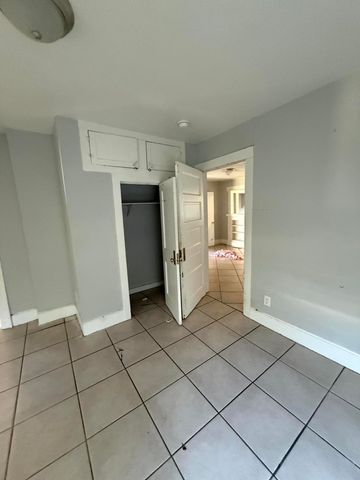 1634 N Rogers Avenue, Springfield, MO 65803