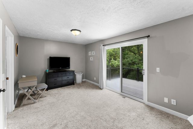 2260 Tara Lane, Leclaire, IA 52723