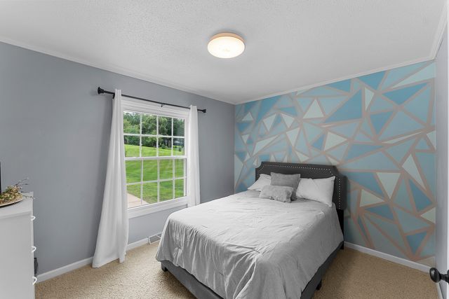 2260 Tara Lane, Leclaire, IA 52723