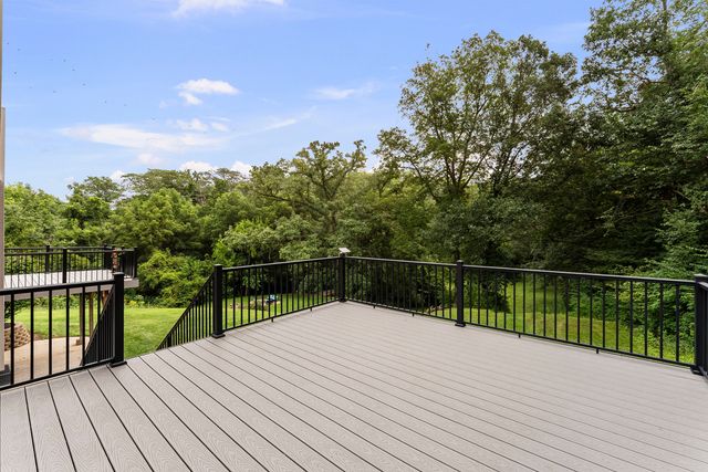 2260 Tara Lane, Leclaire, IA 52723