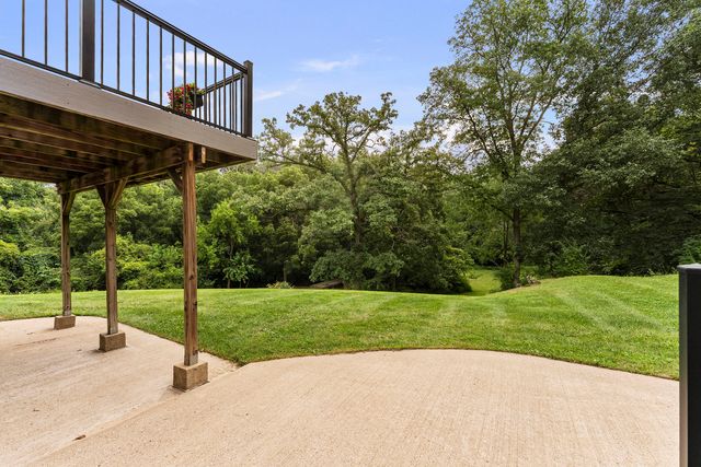 2260 Tara Lane, Leclaire, IA 52723