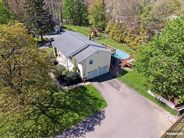 26 Meslar Road, Morris Township, NJ 07950