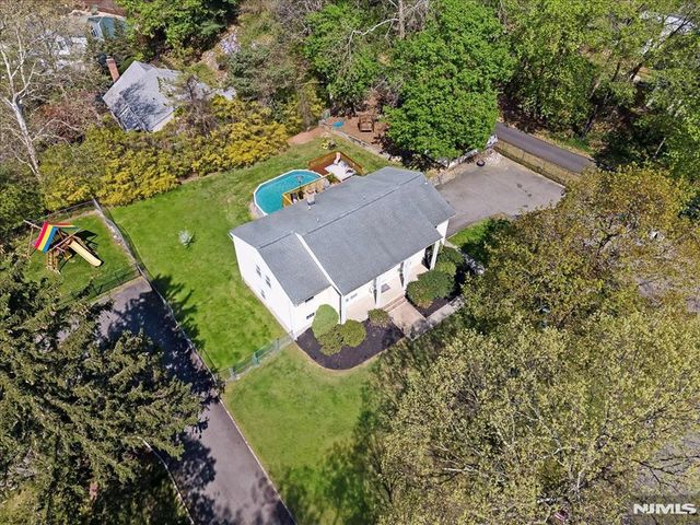 26 Meslar Road, Morris Township, NJ 07950