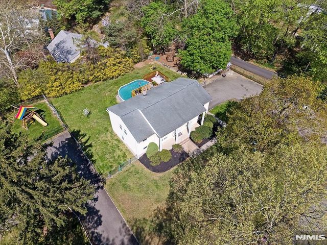 26 Meslar Road, Morris Township, NJ 07950