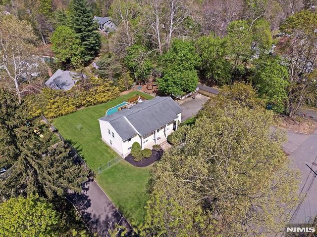 26 Meslar Road, Morris Township, NJ 07950