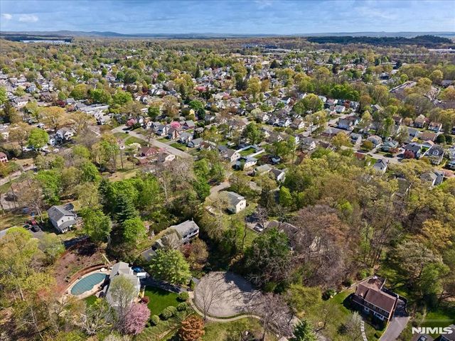 26 Meslar Road, Morris Township, NJ 07950