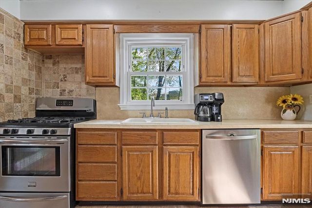 26 Meslar Road, Morris Township, NJ 07950