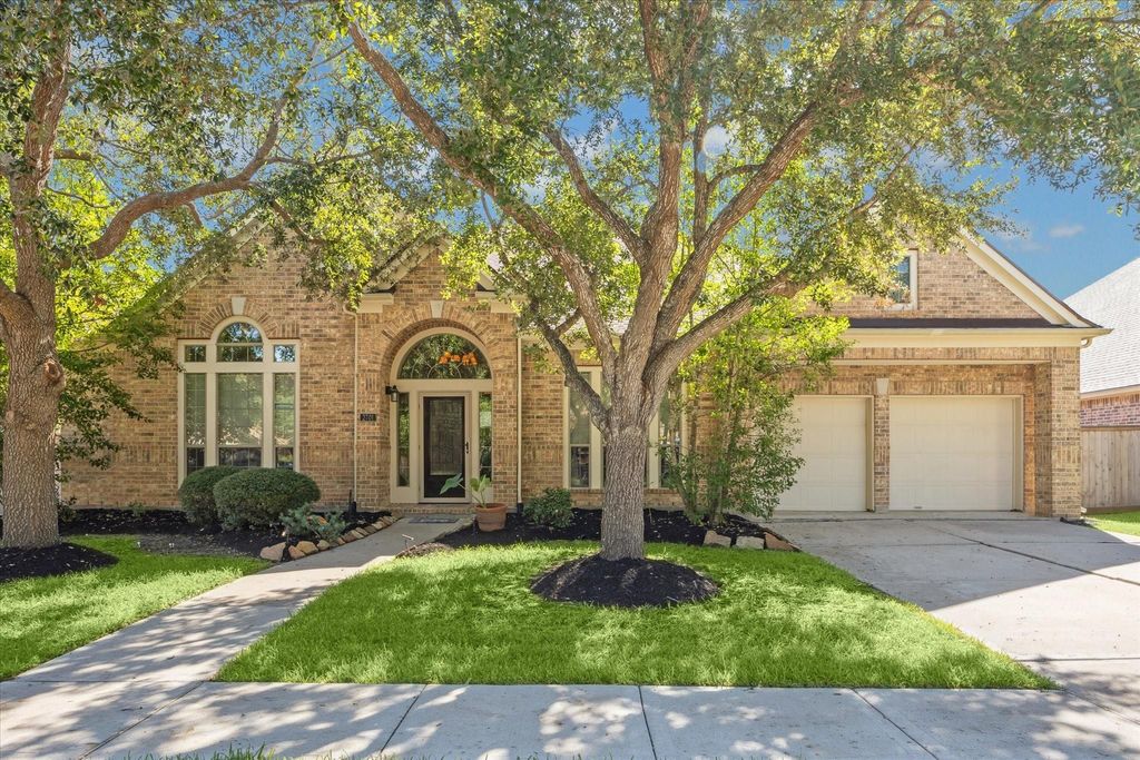 2701 Greenblade Court, Pearland, TX 77584