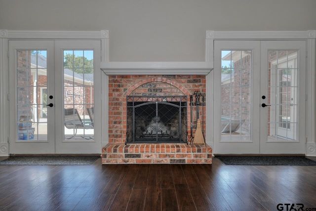 1881 Valley View Lane, Tyler, TX 75703
