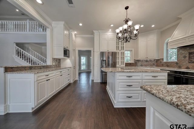 1881 Valley View Lane, Tyler, TX 75703