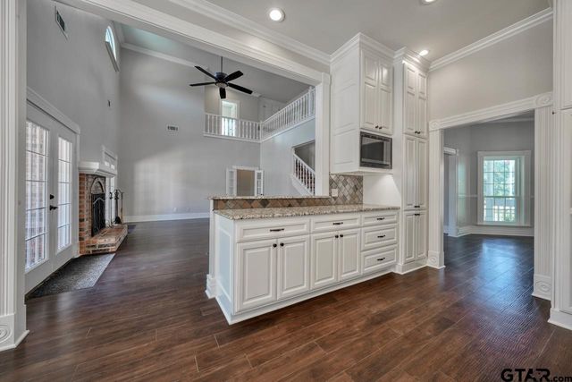 1881 Valley View Lane, Tyler, TX 75703