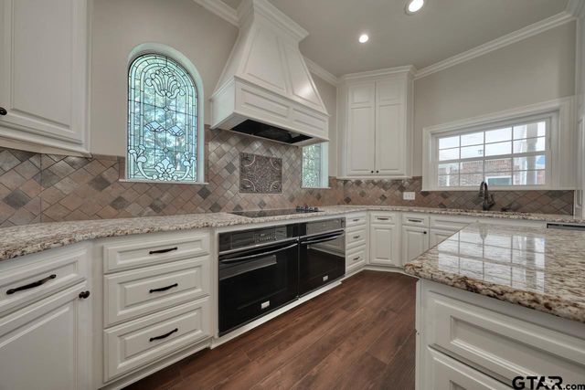 1881 Valley View Lane, Tyler, TX 75703