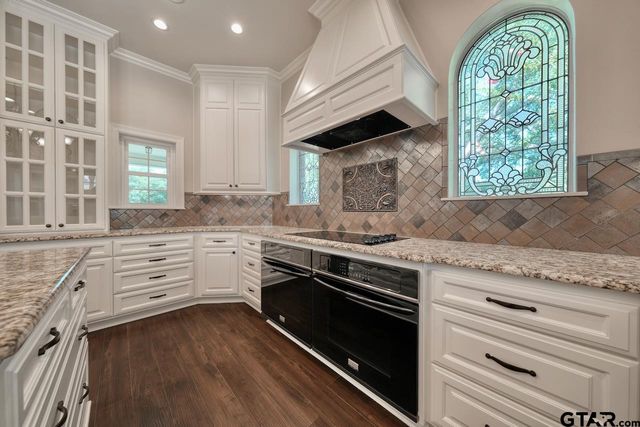1881 Valley View Lane, Tyler, TX 75703