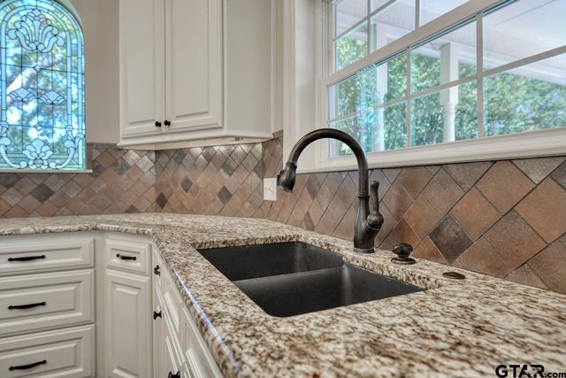 1881 Valley View Lane, Tyler, TX 75703