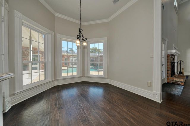 1881 Valley View Lane, Tyler, TX 75703