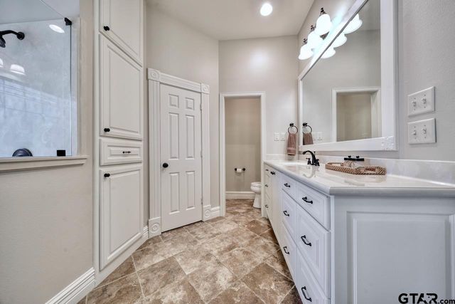1881 Valley View Lane, Tyler, TX 75703