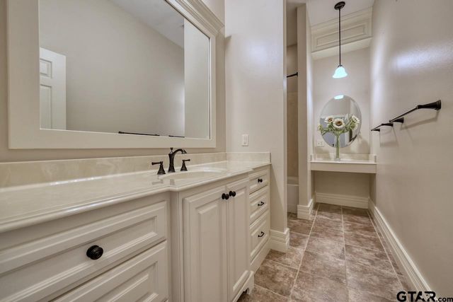 1881 Valley View Lane, Tyler, TX 75703