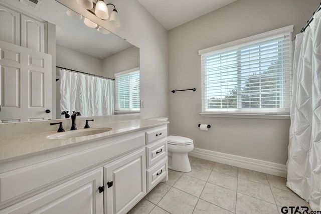 1881 Valley View Lane, Tyler, TX 75703