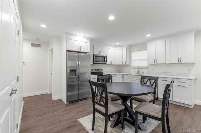 28202 Fortson Lane, Inkster, MI 48141