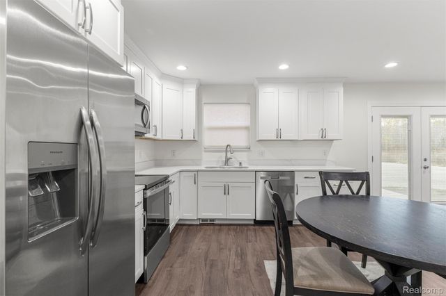 28202 Fortson Lane, Inkster, MI 48141