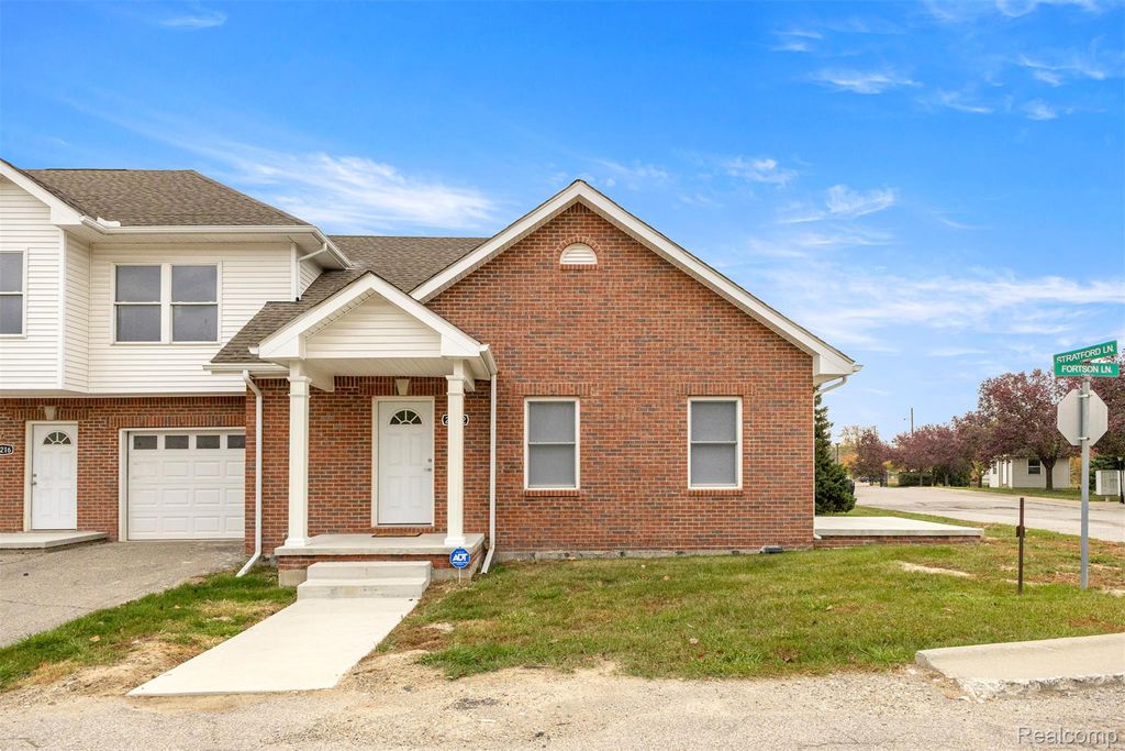 28202 Fortson Lane, Inkster, MI 48141