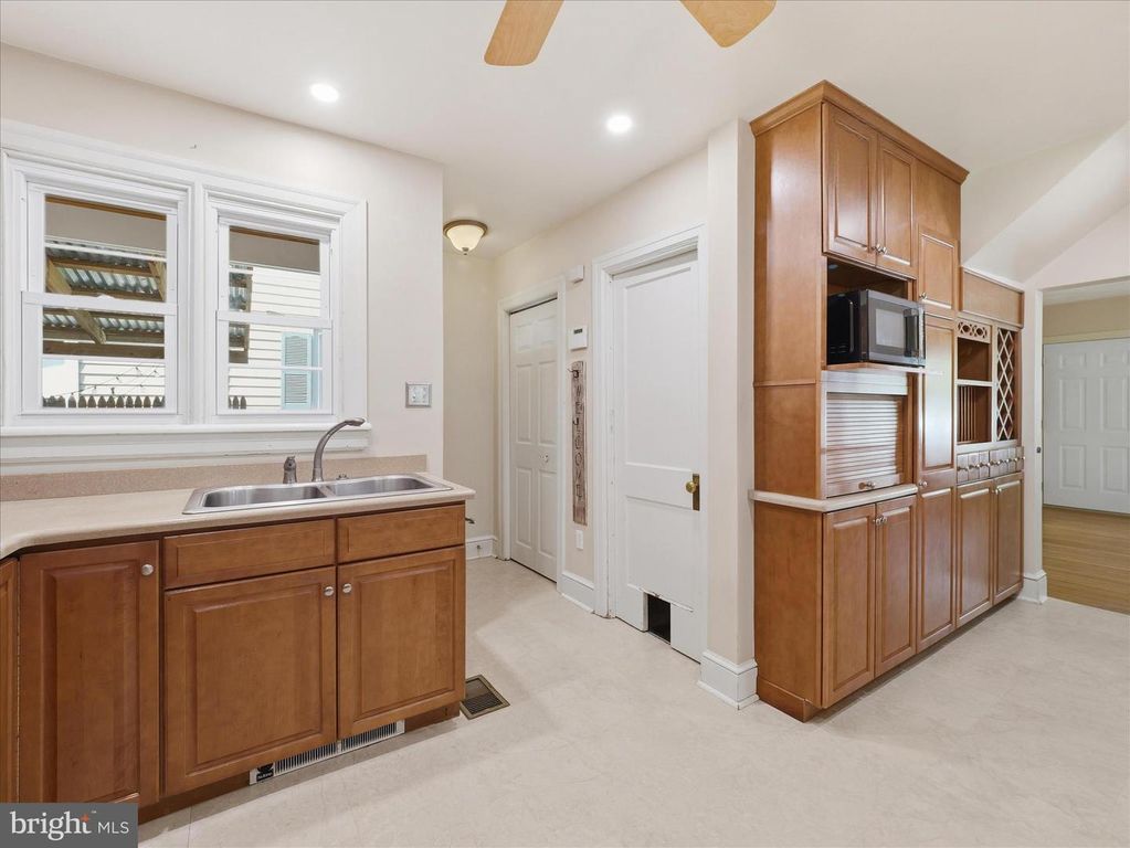 Image 11 of property listing at 1148 HAMILTON BLVD, Hagerstown, MD 21742