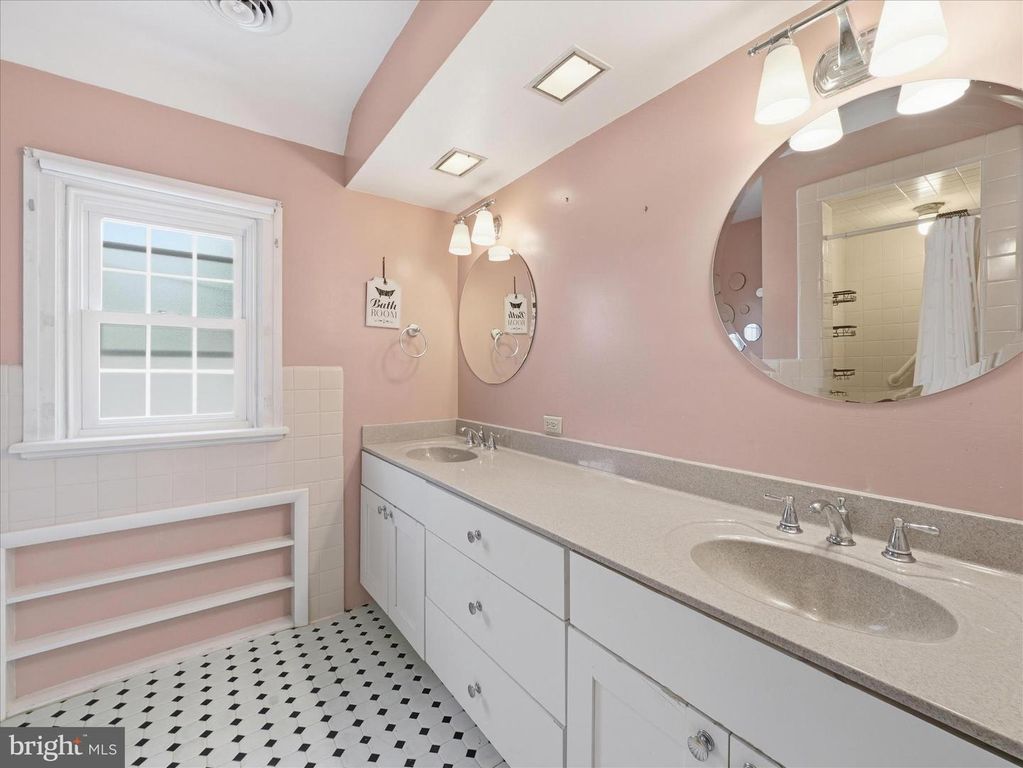 Image 33 of property listing at 1148 HAMILTON BLVD, Hagerstown, MD 21742