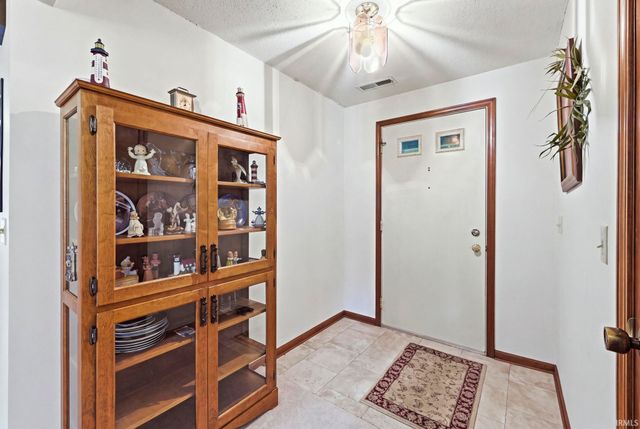 1725 Cambrian Place, Fort Wayne, IN 46804