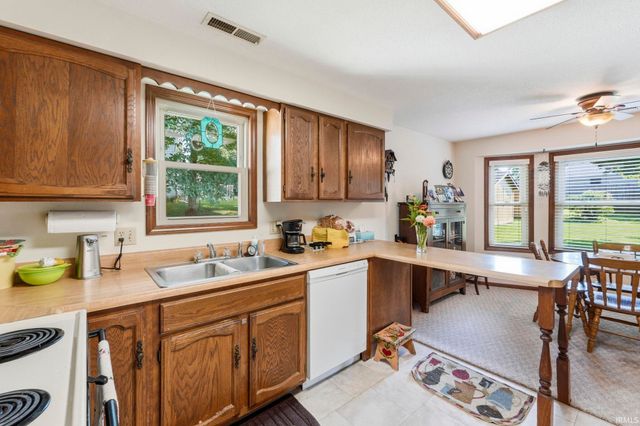 1725 Cambrian Place, Fort Wayne, IN 46804