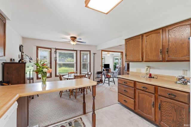1725 Cambrian Place, Fort Wayne, IN 46804