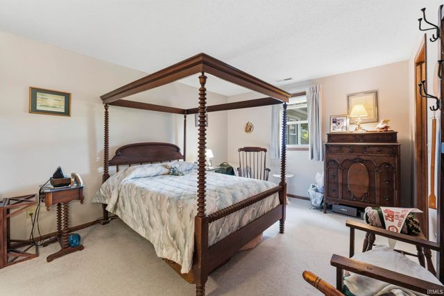 1725 Cambrian Place, Fort Wayne, IN 46804