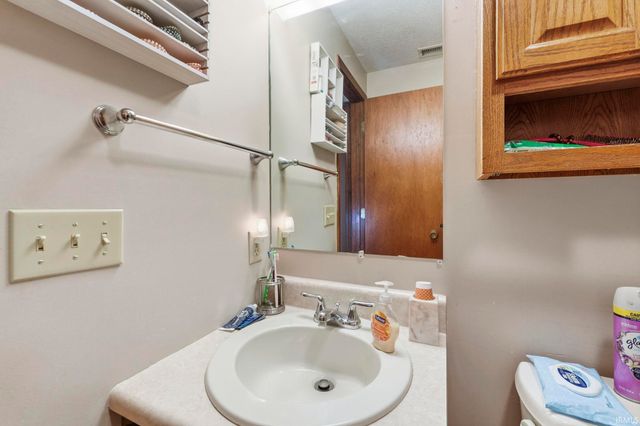 1725 Cambrian Place, Fort Wayne, IN 46804