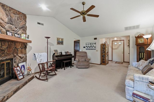 1725 Cambrian Place, Fort Wayne, IN 46804
