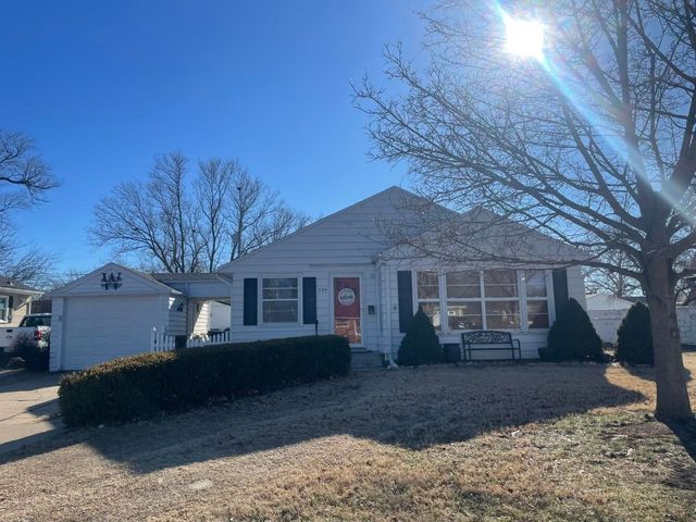 724 E Republic Ave, Salina, KS 67401