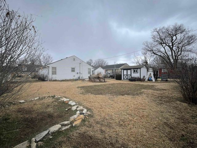 724 E Republic Ave, Salina, KS 67401