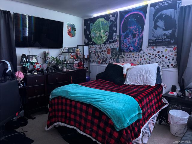 194 E Parkview Drive, Shirley, NY 11967