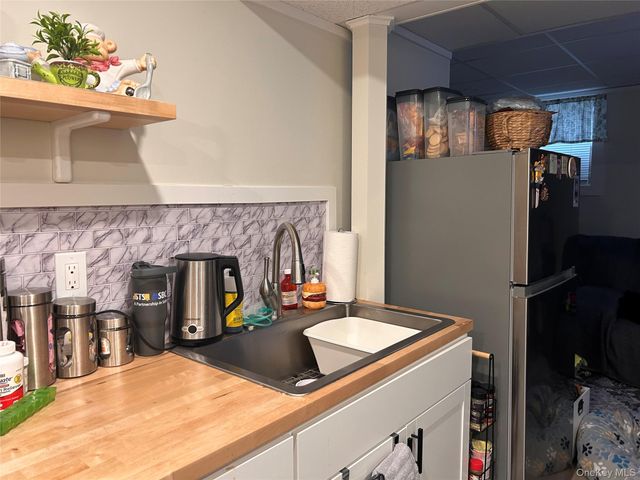 194 E Parkview Drive, Shirley, NY 11967