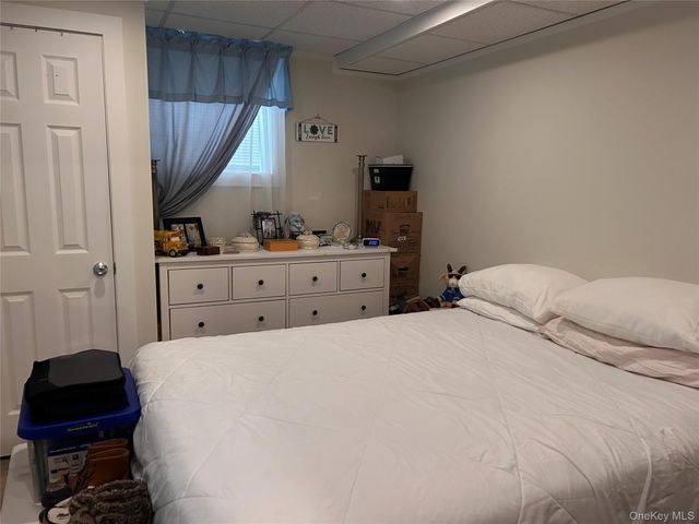 194 E Parkview Drive, Shirley, NY 11967