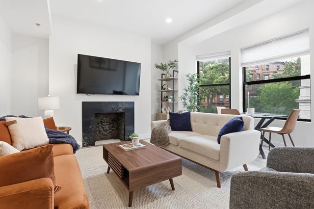 636 Beacon St 206, Boston, MA 02215