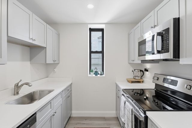 636 Beacon St 206, Boston, MA 02215