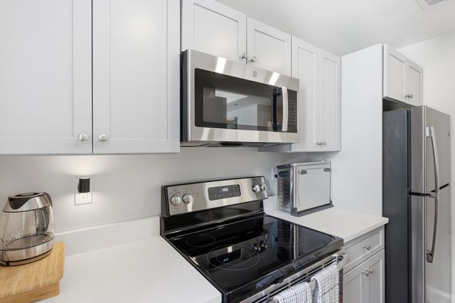 636 Beacon St 206, Boston, MA 02215